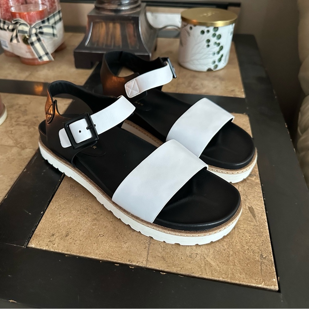 Women’s Etienne Aigner Sandals (size: 7.5) - (New!!)